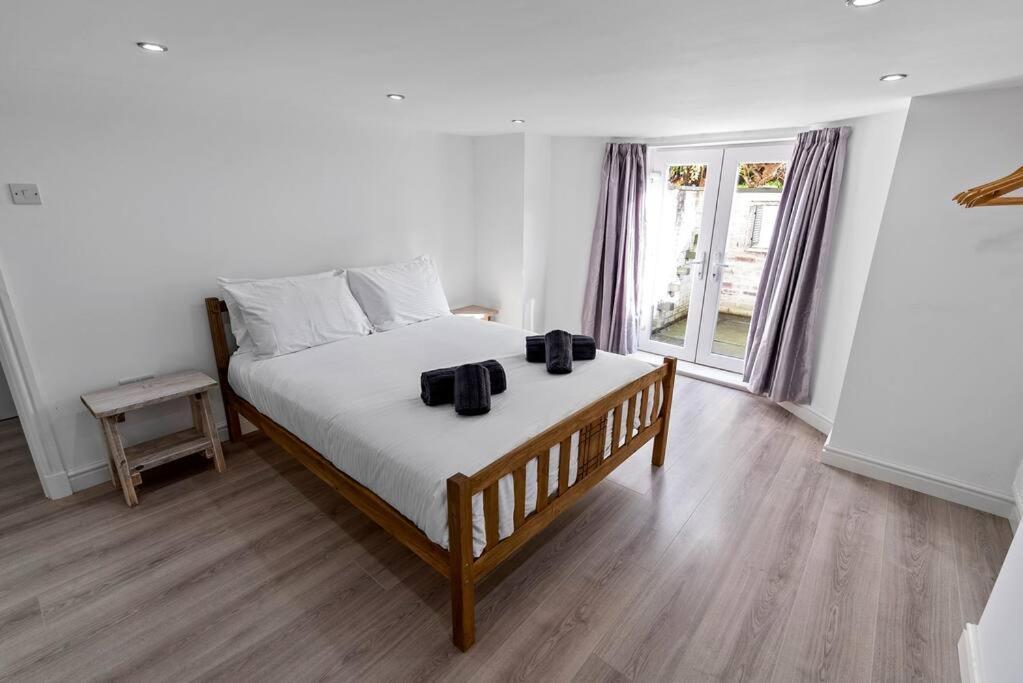 Newly Refurbed, Central Apartment With Free Parking And Hot Tub Lytham St Annes Ngoại thất bức ảnh